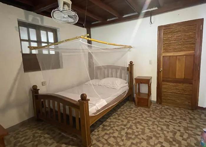 Beautiful House In Guasacate 100 Meters From The Sea